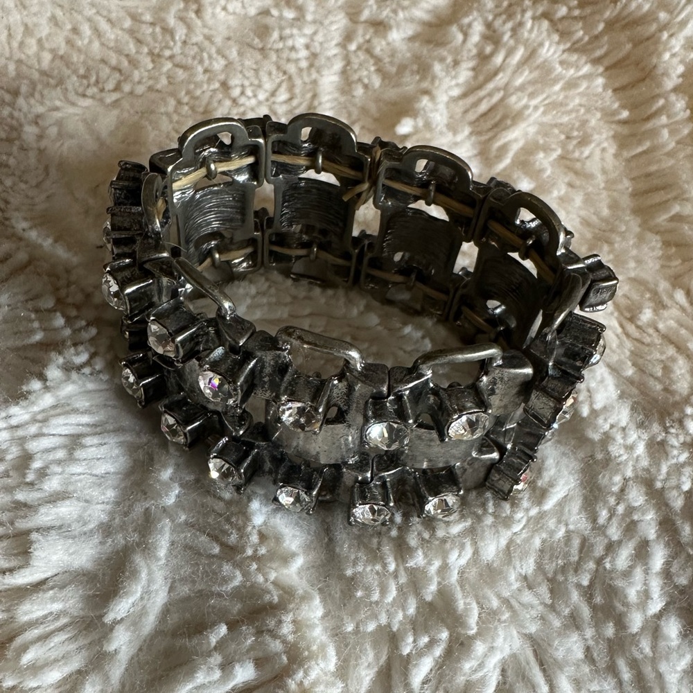 🌟 Free Add On- Silver Bracelet